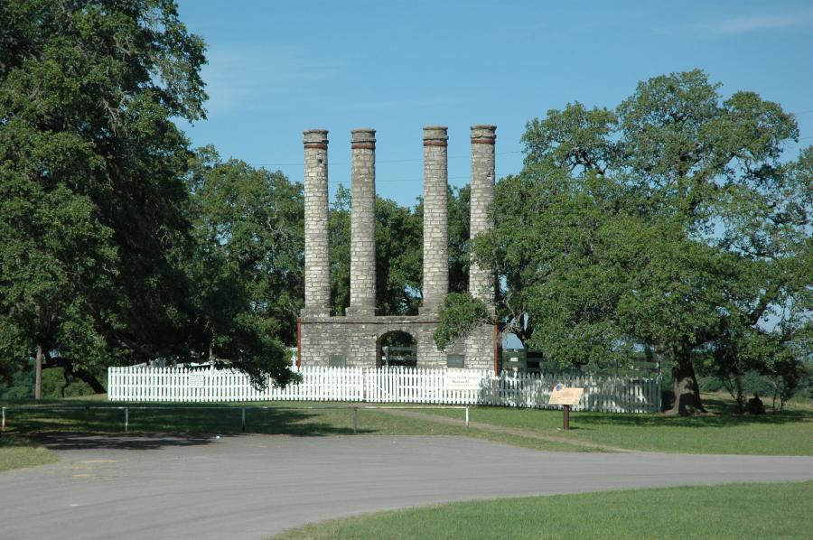 4 Columns in Independence, Texas